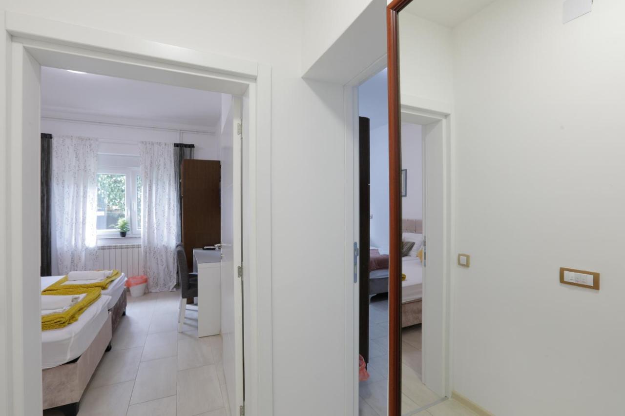 Aviator Apartments & Rooms Nikola Tesla Airport Belgrade Surčin Exteriör bild