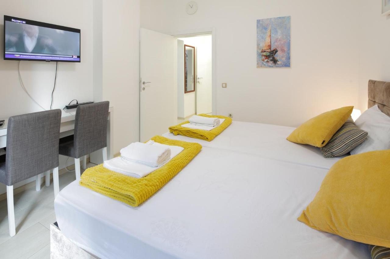 Aviator Apartments & Rooms Nikola Tesla Airport Belgrade Surčin Exteriör bild