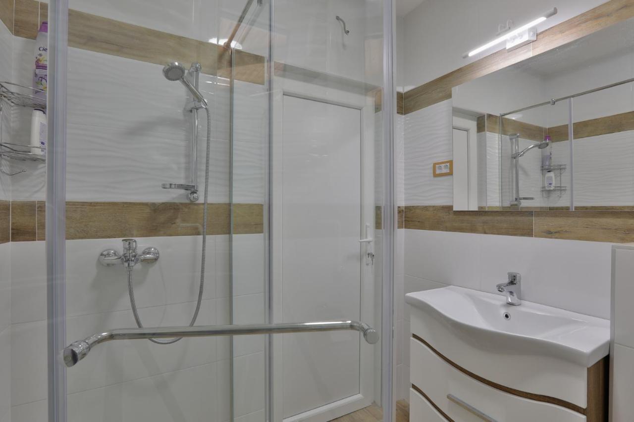 Aviator Apartments & Rooms Nikola Tesla Airport Belgrade Surčin Exteriör bild