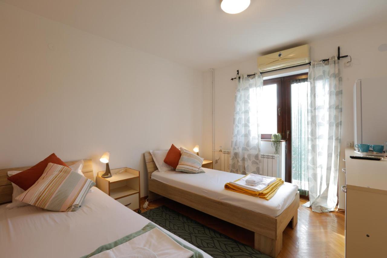 Aviator Apartments & Rooms Nikola Tesla Airport Belgrade Surčin Exteriör bild