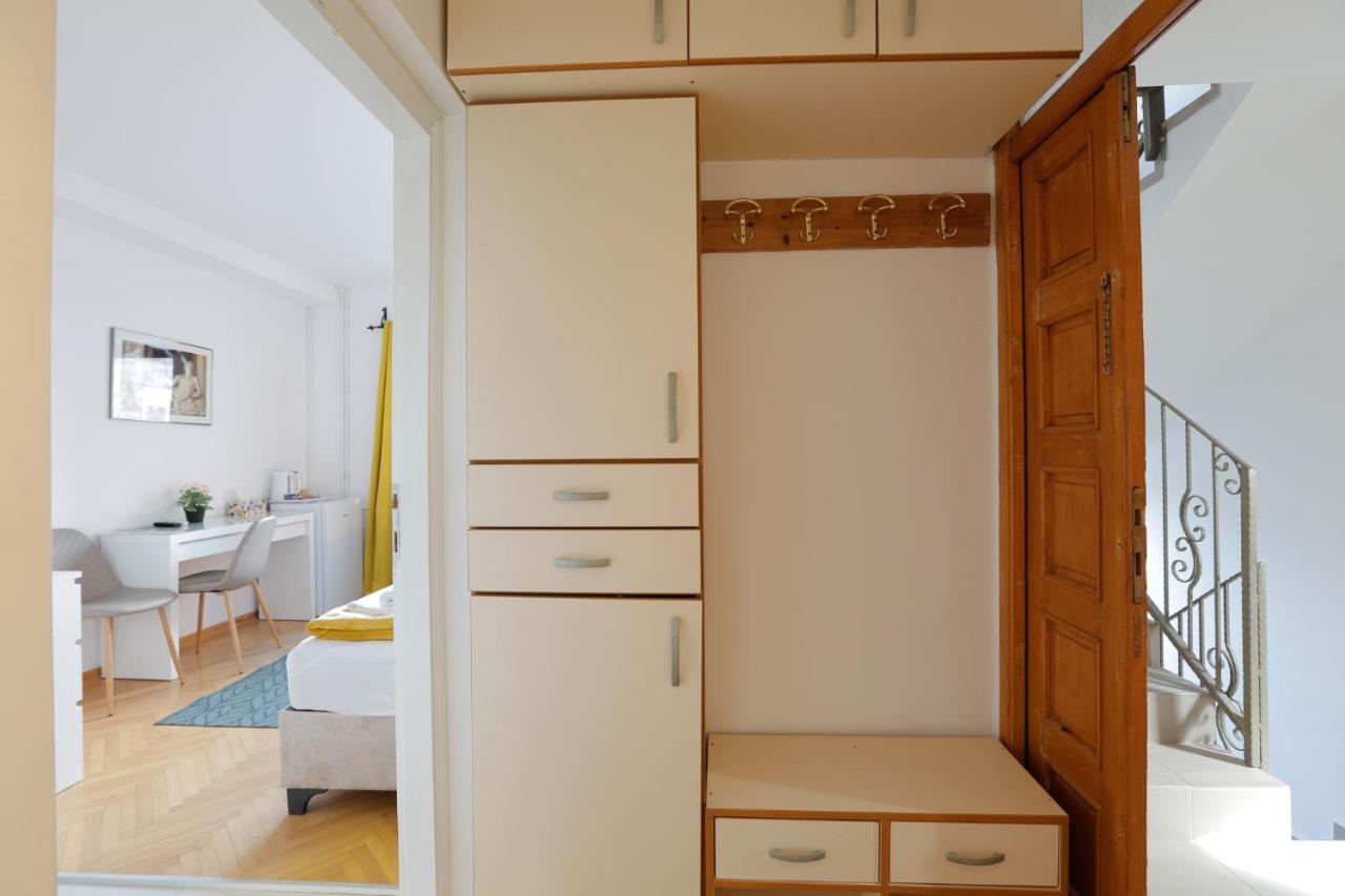 Aviator Apartments & Rooms Nikola Tesla Airport Belgrade Surčin Exteriör bild