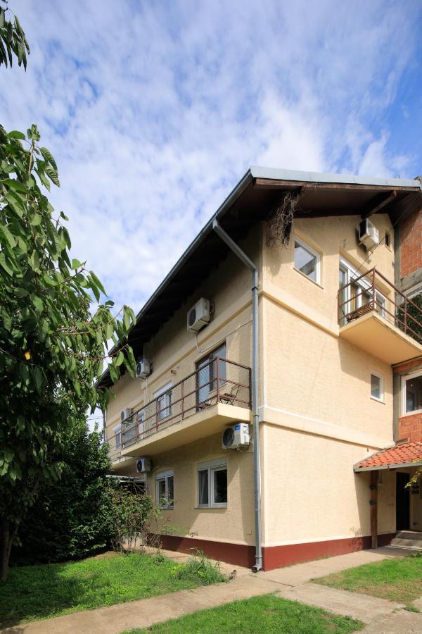 Aviator Apartments & Rooms Nikola Tesla Airport Belgrade Surčin Exteriör bild
